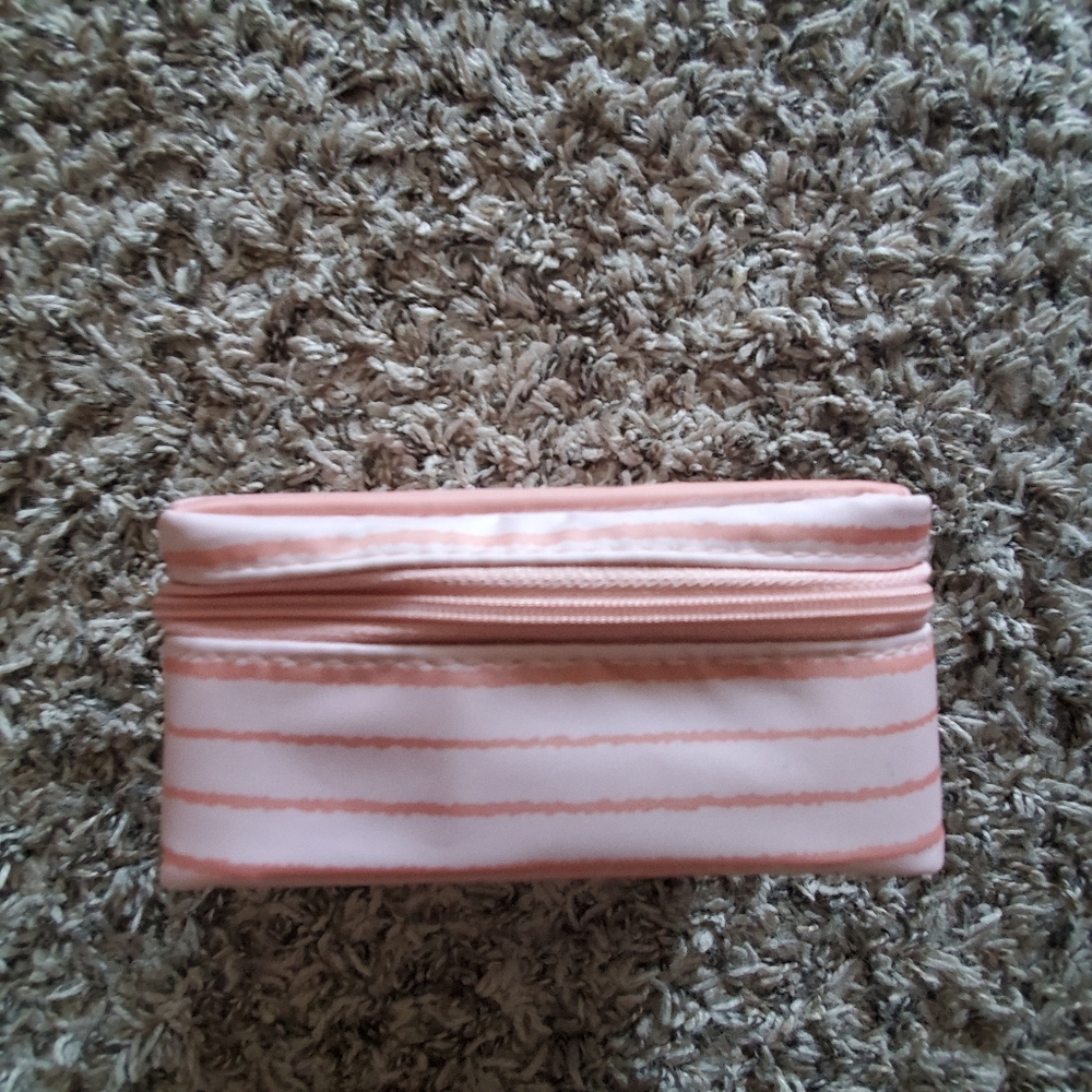 Thirty one zip bag